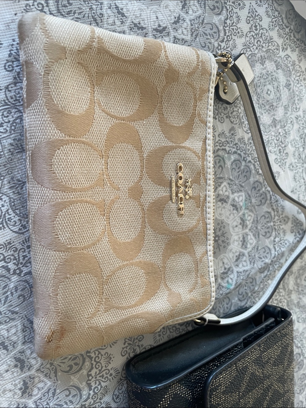 Lot of wallets, 2 used2 new with tags mk coach Steve Madden - Picture 3 of 5